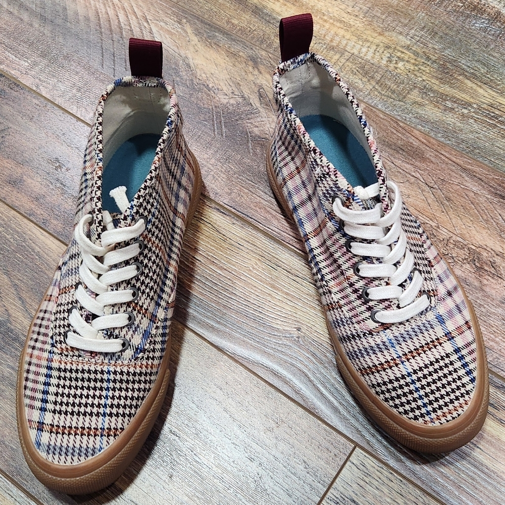 Stylish Plaid High-Top Sneakers